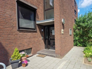 Viel Platz für die Familie. Und direkt an der Natur., 22113  Oststeinbek, Etagenwohnung