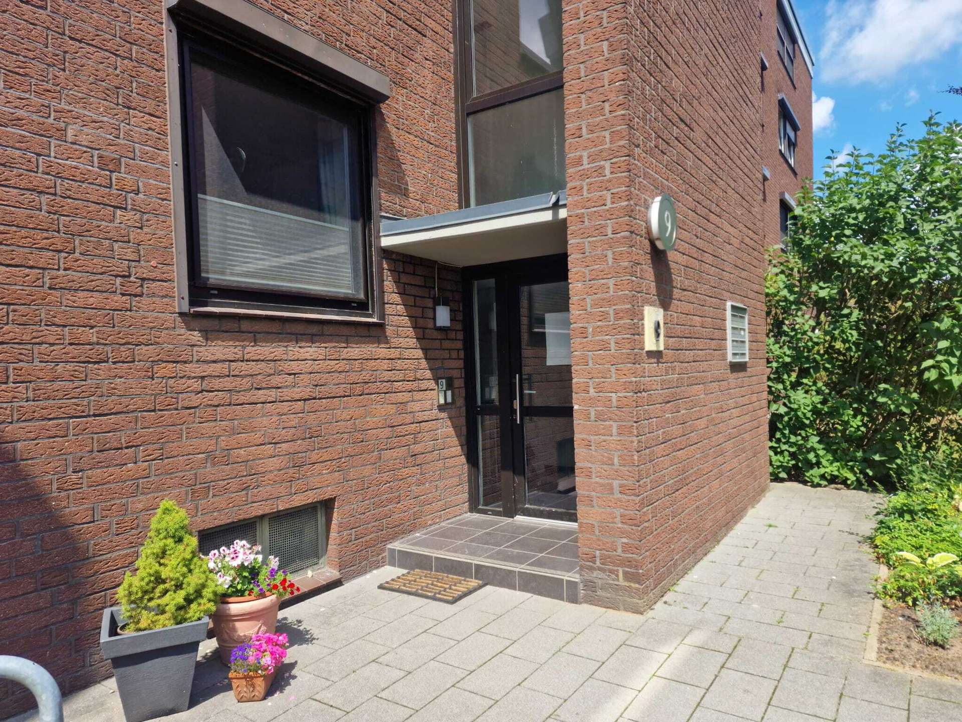 Ihnen machen ein paar Treppen nichts aus? Dann erwartet Sie eine tolle Wohnung!