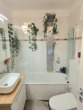 Badezimmer - Was für eine Wohnung im 1. OG. Zugreifen.